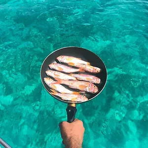 Il Cubo, Monovano Col Mare Su Tre Fronti. Casa vacanze